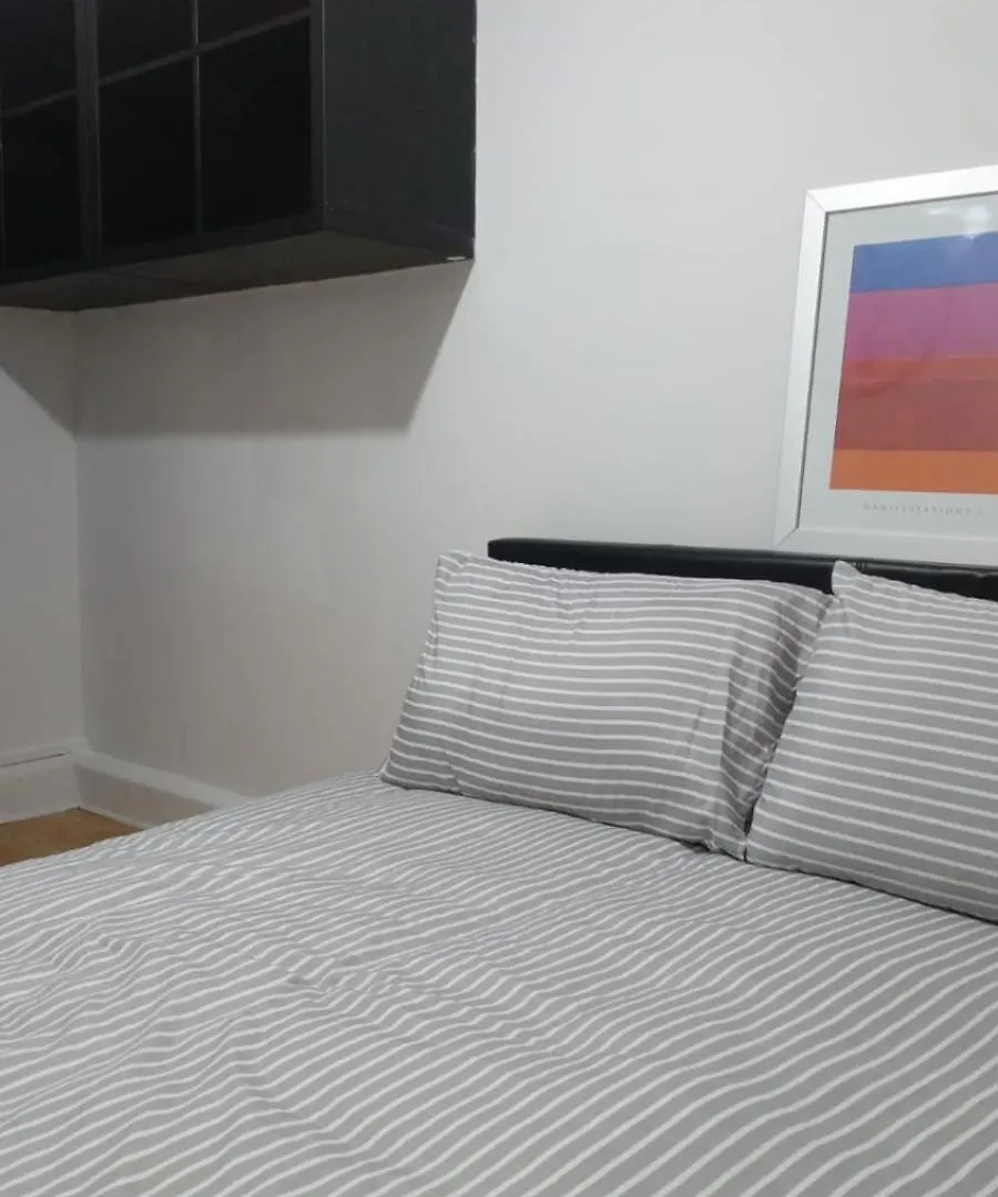 בית אירוח לונדון Exclusive Luxurious Double Bedroom In A Beautiful Shared Flat Close To Transit & Grocery Stores בריטניה