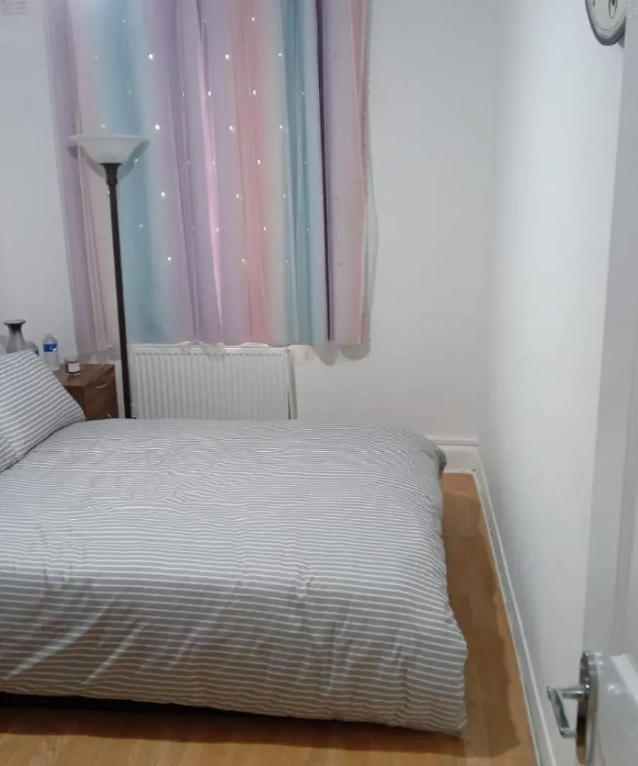 בית אירוח לונדון Exclusive Luxurious Double Bedroom In A Beautiful Shared Flat Close To Transit & Grocery Stores