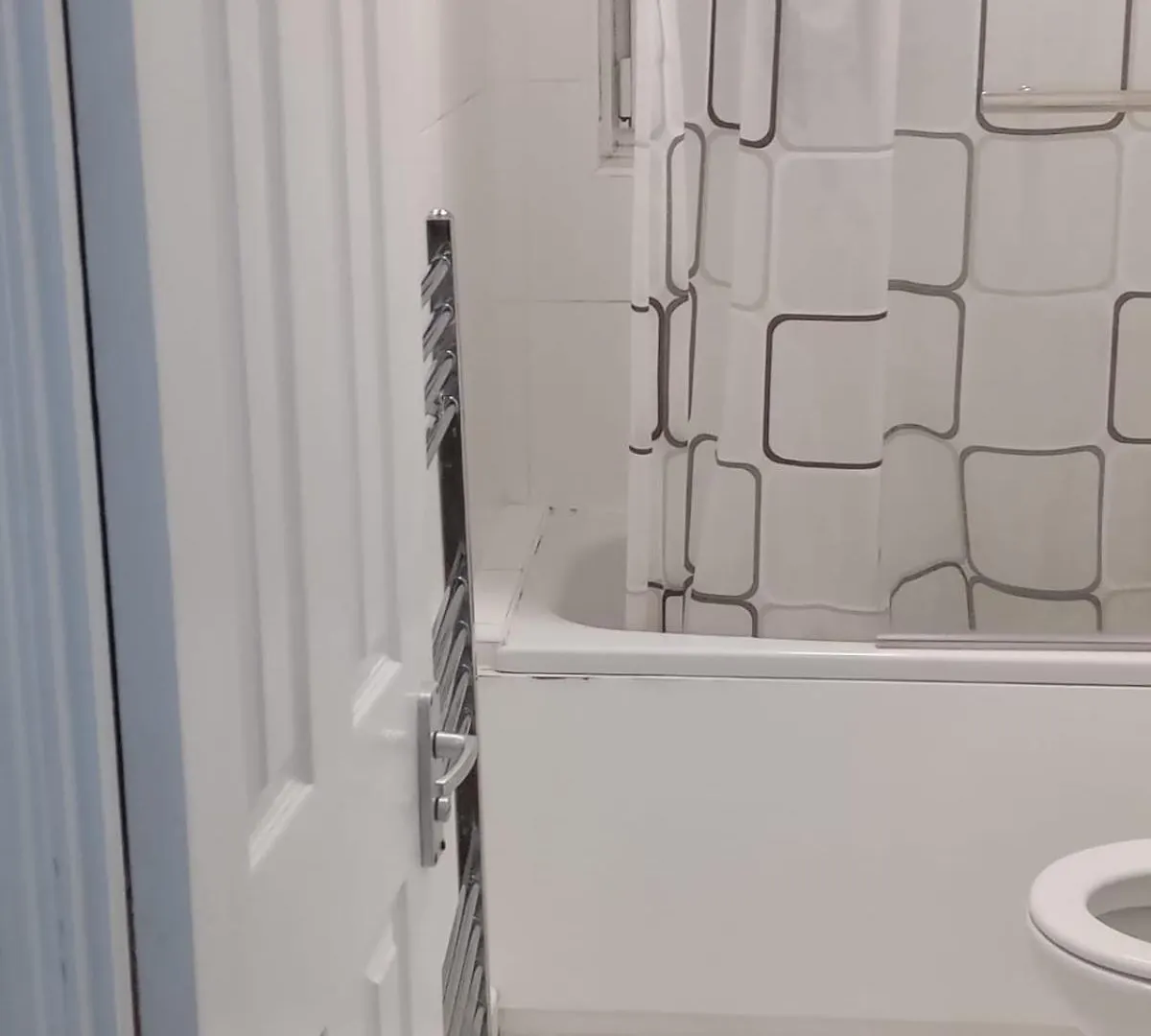 בית אירוח לונדון Exclusive Luxurious Double Bedroom In A Beautiful Shared Flat Close To Transit & Grocery Stores בריטניה